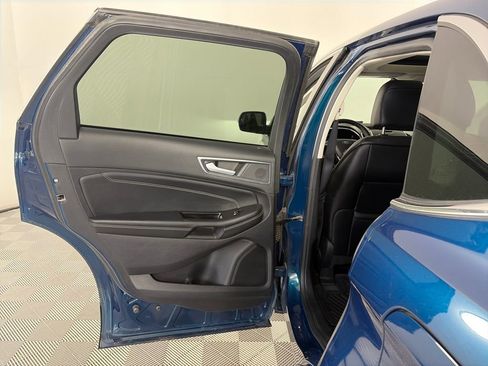 Used 2020 Ford Edge Titanium AWD/4WD image 12