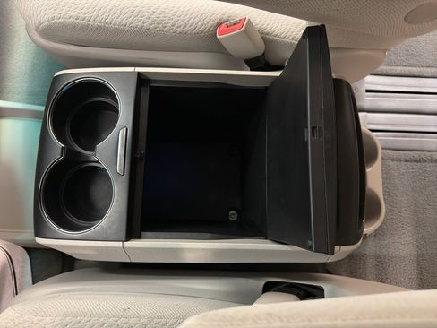 Used 2014 Toyota Sienna LE image 19