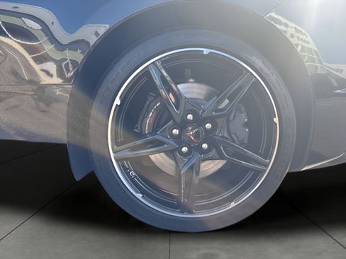 Used 2022 Chevrolet Corvette Stingray Premium Cpe w/ Z51 Performance Package RWD image 12