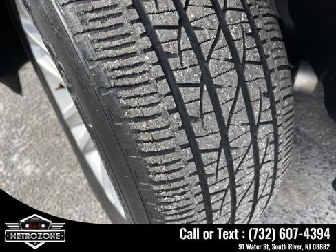 Used 2015 Ford Explorer XLT image 28