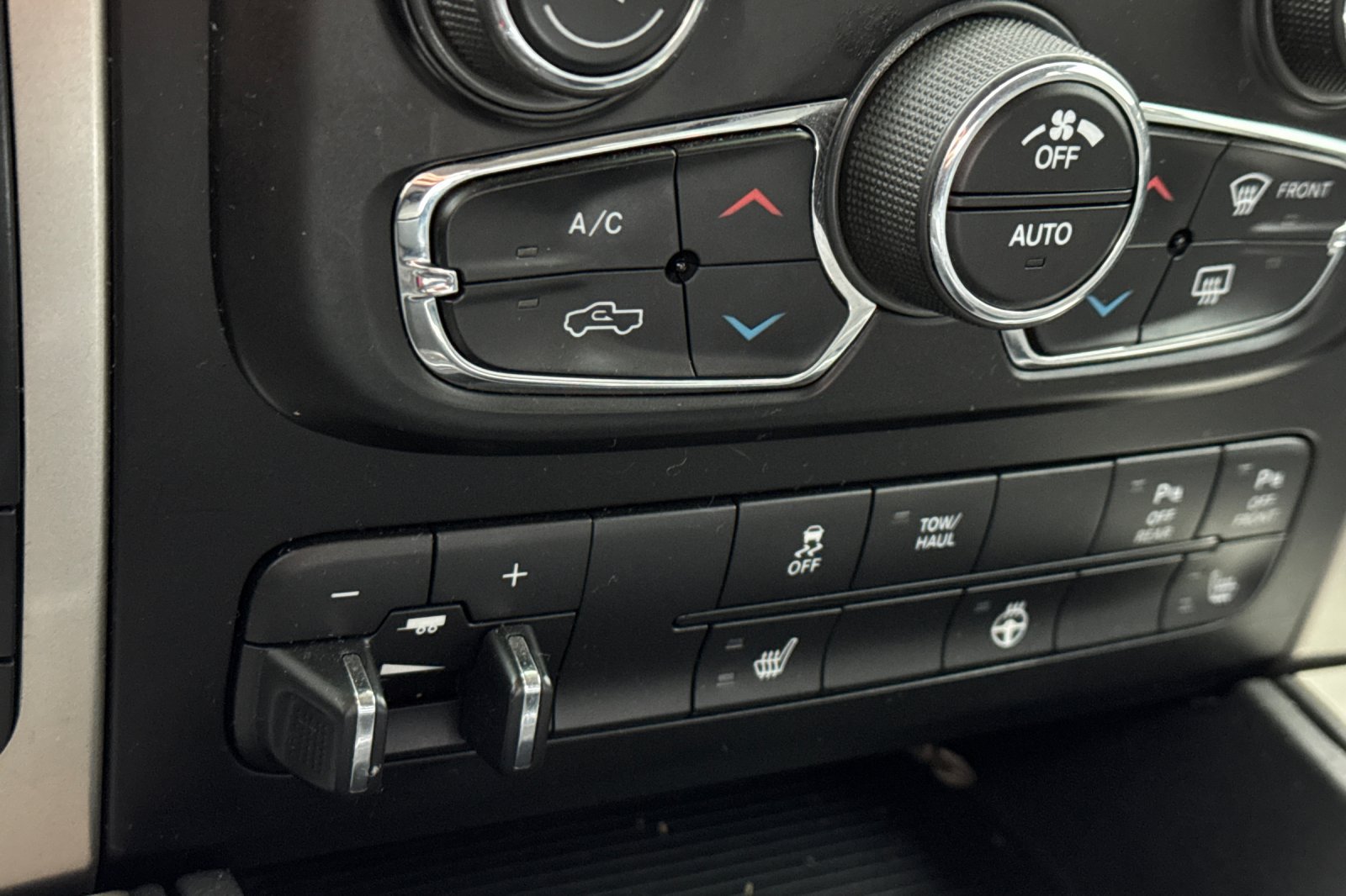 Used 2017 RAM 1500 Big Horn AWD/4WD image 28