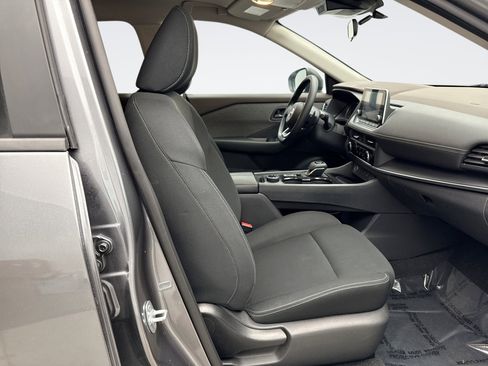 Used 2023 Nissan Rogue S image 16