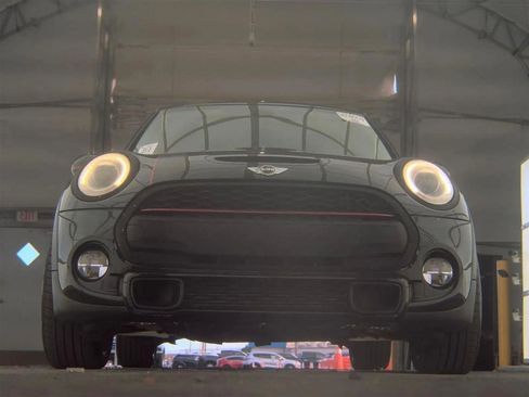 Used 2017 MINI Cooper S image 3