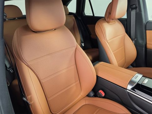 Certified 2025 Mercedes-Benz GLC 300 image 29