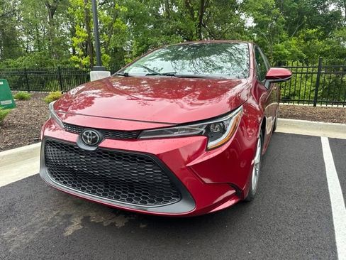 Used 2022 Toyota Corolla LE w/ LE Convenience Package FWD image 2