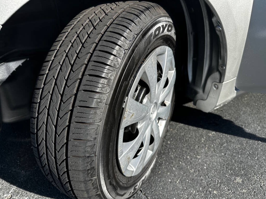 Used 2012 Toyota Corolla L FWD image 18