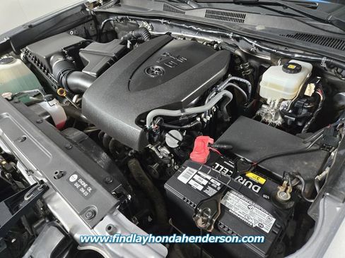 Used 2019 Toyota Tacoma TRD Off-Road AWD/4WD image 22