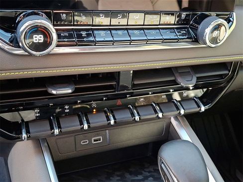 Used 2023 Chevrolet Colorado ZR2 w/ ZR2 Convenience Package III image 15