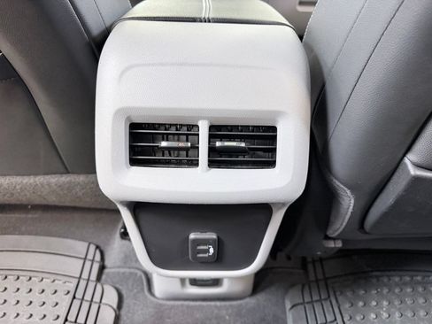 Used 2022 GMC Terrain SLT w/ Infotainment Package II AWD/4WD image 24
