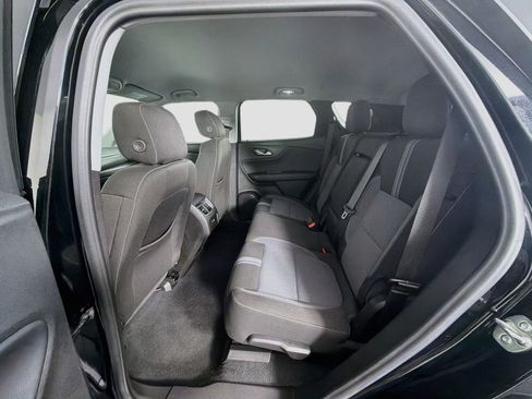 Used 2025 Chevrolet Blazer LT FWD image 26
