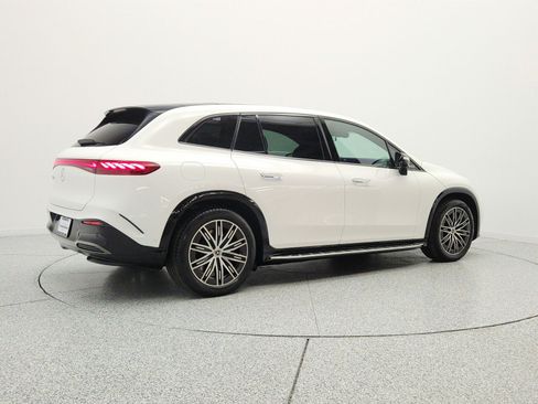Used 2024 Mercedes-Benz EQS 450+ SUV image 5