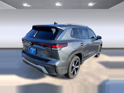 New 2026 Volkswagen Tiguan SE FWD image 7