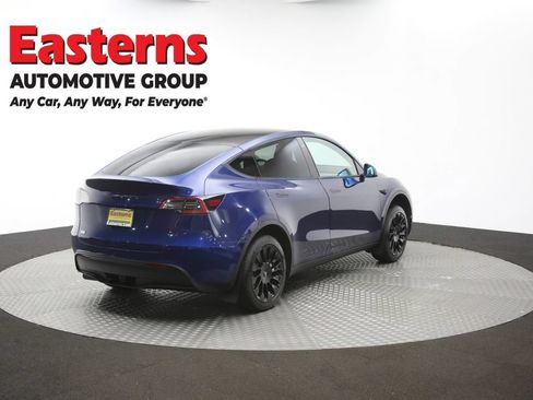 Used 2021 Tesla Model Y Long Range AWD/4WD image 32