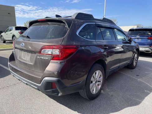 Used 2019 Subaru Outback 2.5i Premium image 4