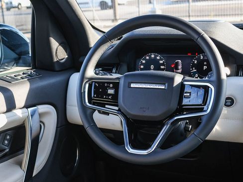 Used 2024 Land Rover Discovery Sport Dynamic SE image 21