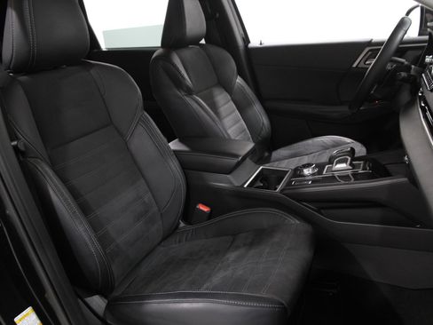 Used 2022 Mitsubishi Outlander SE image 17