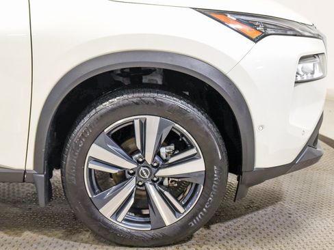 Used 2023 Nissan Rogue SL w/ SL Premium Package image 13