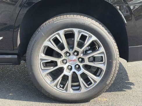 New 2026 GMC Yukon Denali w/ Sun & Power Step Package image 35