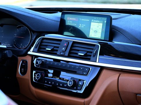 Used 2018 BMW 440i Convertible image 21