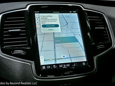 Used 2024 Volvo XC90 B6 Plus image 36