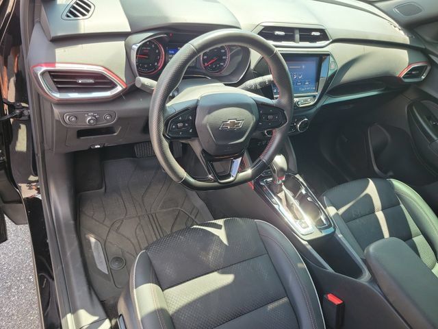 Used 2023 Chevrolet TrailBlazer RS w/ Sun and Liftgate Package FWD image 16