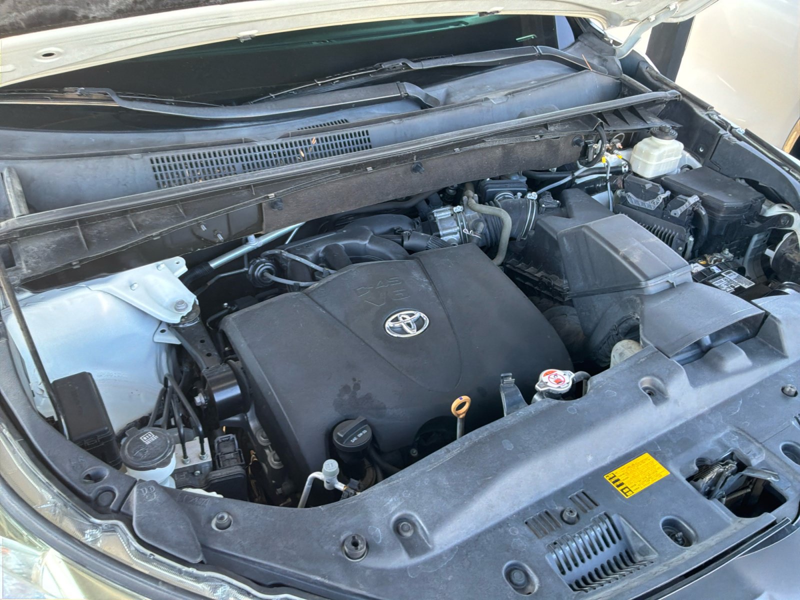 Used 2018 Toyota Highlander LE FWD image 26