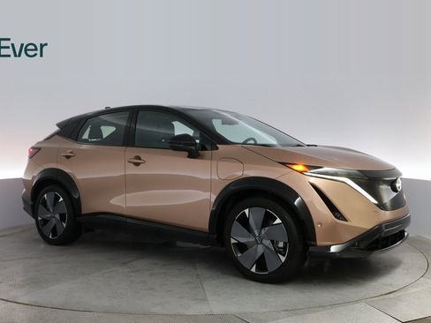 Used 2024 Nissan Ariya AWD image 5