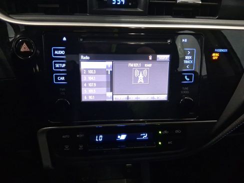 Used 2019 Toyota Corolla SE FWD image 23