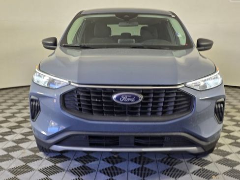 Used 2025 Ford Escape Active AWD/4WD image 2