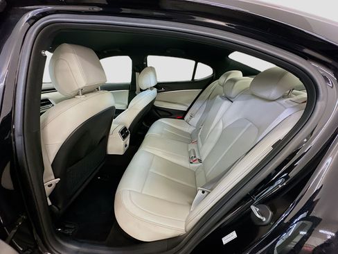 Used 2024 Genesis G70 2.5T image 29