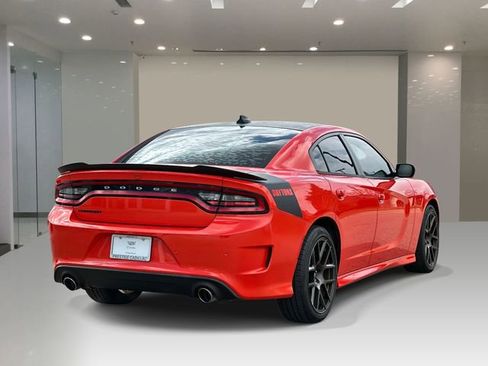 Used 2018 Dodge Charger R/T RWD image 4