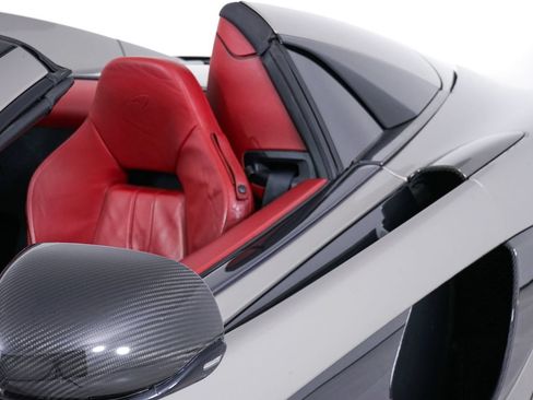 Used 2019 McLaren 570S Spider RWD image 19