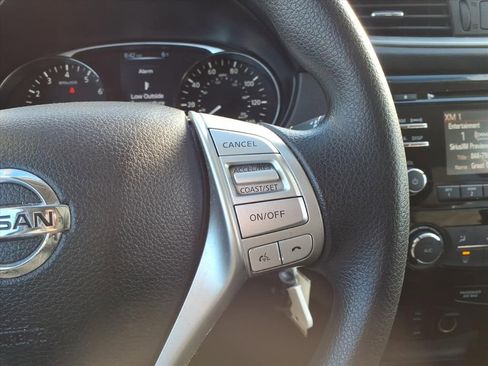 Used 2016 Nissan Rogue S w/ Appearance Package image 16