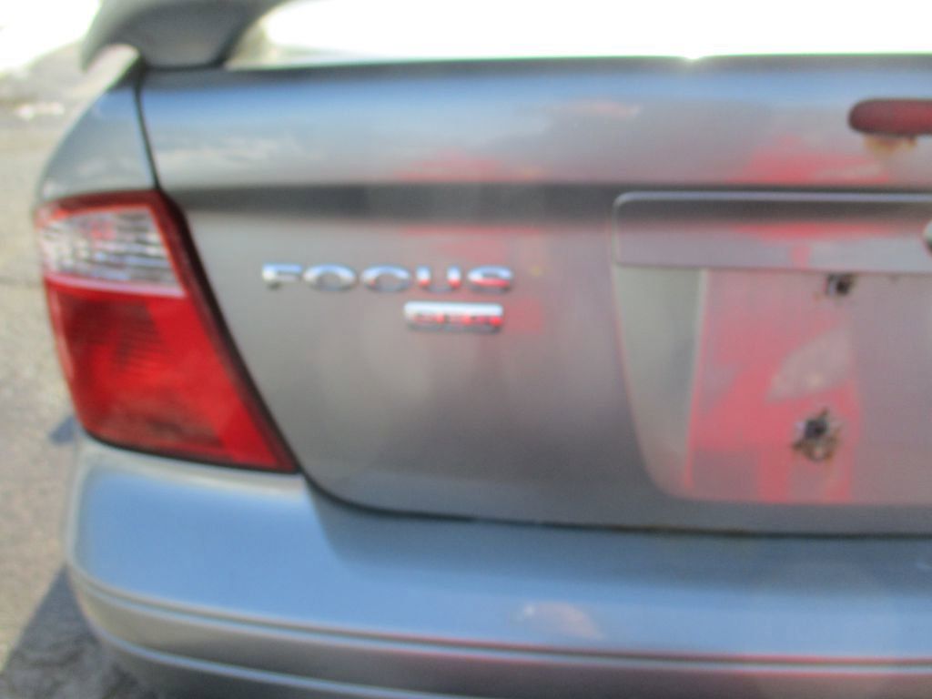 Used 2006 Ford Focus ZX4 Sedan FWD image 6