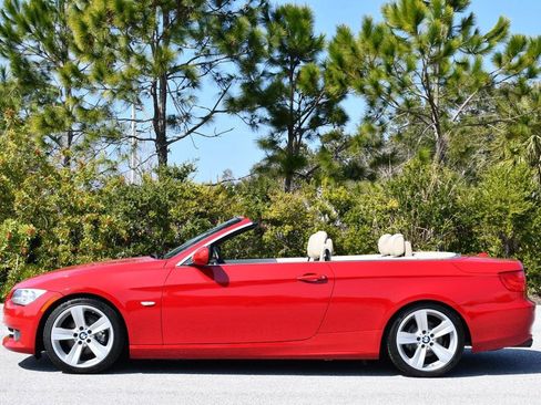 Used 2011 BMW 328i Convertible image 30