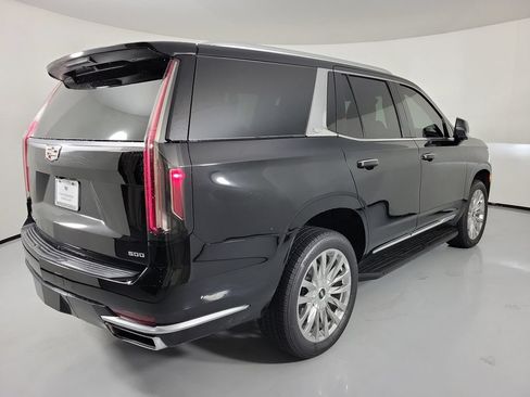 Used 2024 Cadillac Escalade Premium Luxury AWD/4WD image 3