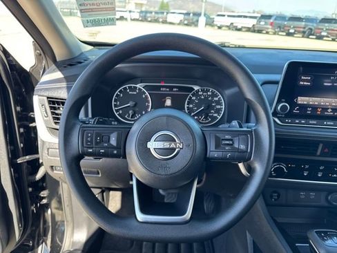 Used 2024 Nissan Rogue S image 8