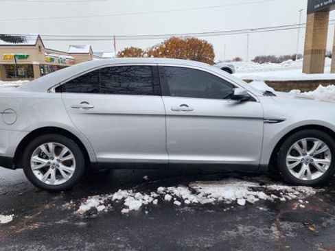 Used 2010 Ford Taurus SEL image 5