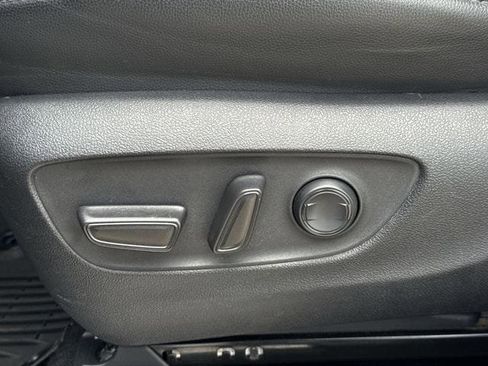Used 2021 Toyota Highlander XSE AWD/4WD image 29