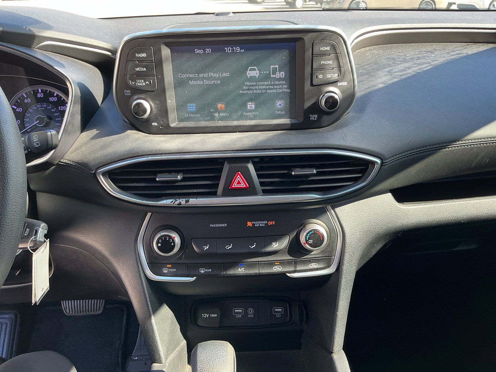 Used 2019 Hyundai Santa Fe SE FWD image 17