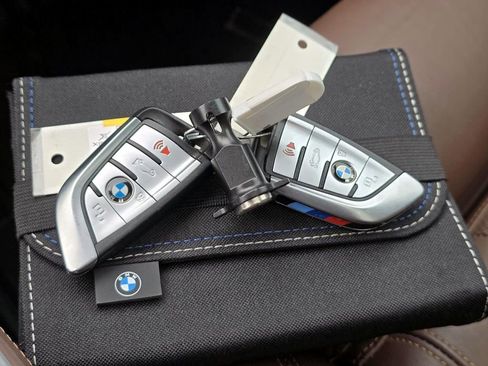 Used 2022 BMW X5 xDrive40i w/ M Sport Package image 28