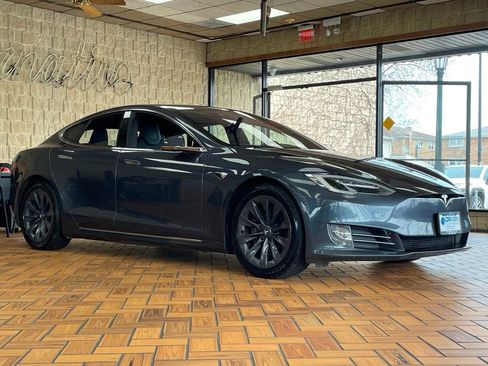 Used 2019 Tesla Model S Standard Range image 8