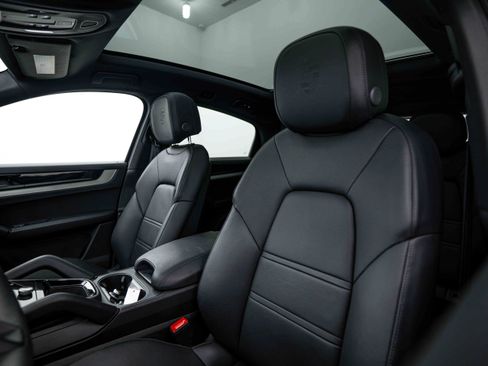 Certified 2026 Porsche Cayenne Coupe AWD/4WD image 18