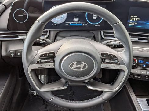 Certified 2024 Hyundai Elantra SEL w/ Convenience Package image 19