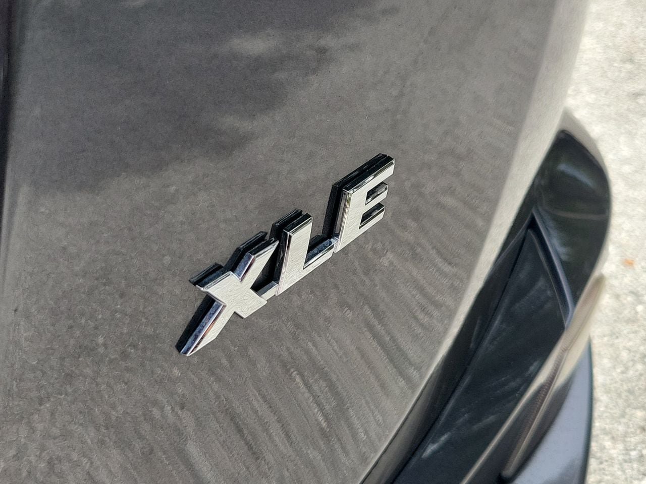 Used 2018 Toyota RAV4 XLE FWD image 7