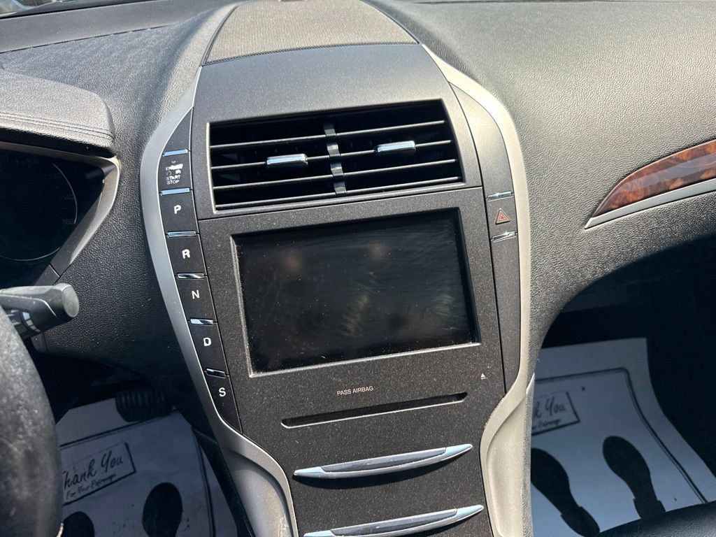 Used 2016 Lincoln MKZ FWD image 16