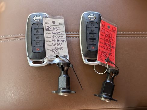 Used 2025 Nissan Pathfinder Platinum w/ Cargo Package FWD image 39