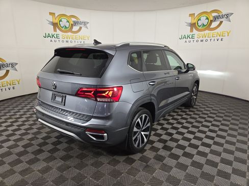Used 2022 Volkswagen Taos SE FWD image 9