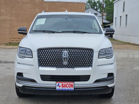 Used 2023 Lincoln Navigator Reserve AWD/4WD image 2
