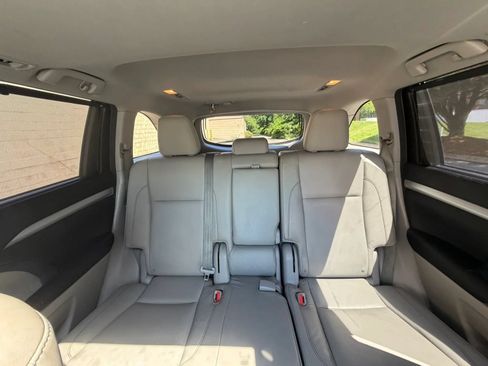 Used 2015 Toyota Highlander XLE AWD/4WD image 15